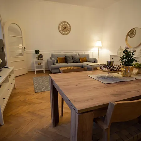 Cerveny Dvur Aparthotel