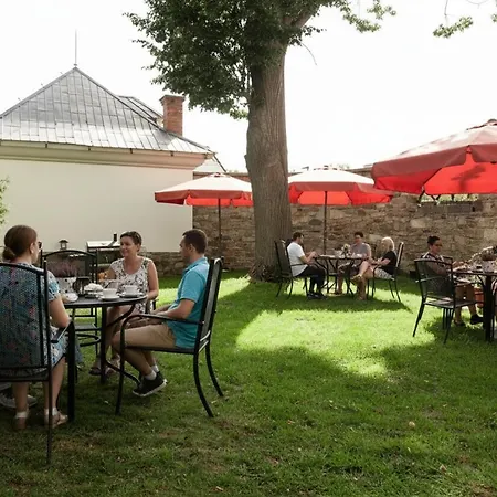 מלון דירות Cerveny Dvur - A Privatni Wellness Rapotín